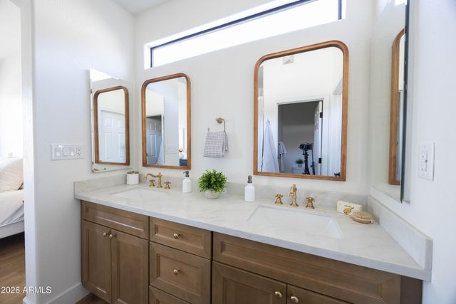 3131 E LEGACY Drive 2076, Phoenix, AZ 85042