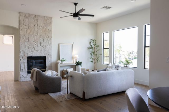 3131 E LEGACY Drive 2076, Phoenix, AZ 85042