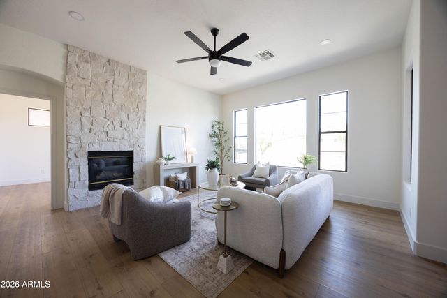 3131 E LEGACY Drive 2076, Phoenix, AZ 85042