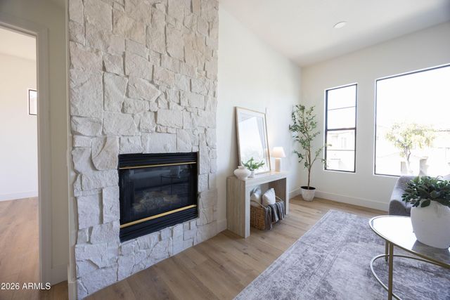 3131 E LEGACY Drive 2076, Phoenix, AZ 85042