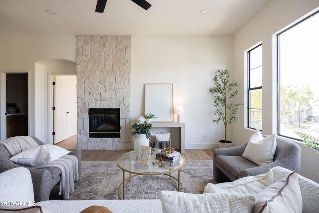 3131 E LEGACY Drive 2076, Phoenix, AZ 85042