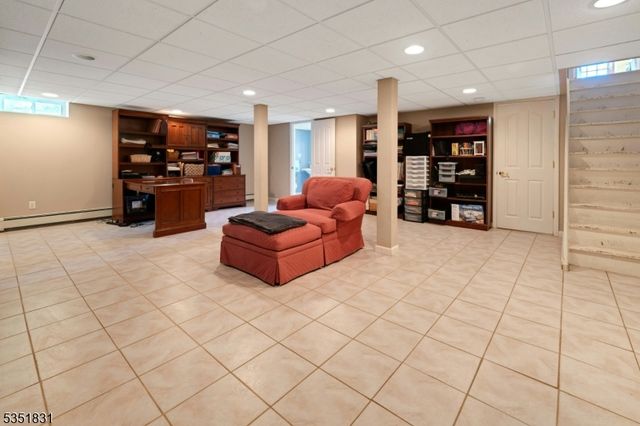 11 Lawrence Rd, Randolph Twp., NJ 07869