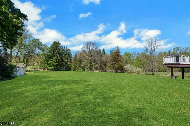 11 Lawrence Rd, Randolph Twp., NJ 07869