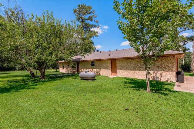 65 Paisano Lane, Huntsville, TX 77340