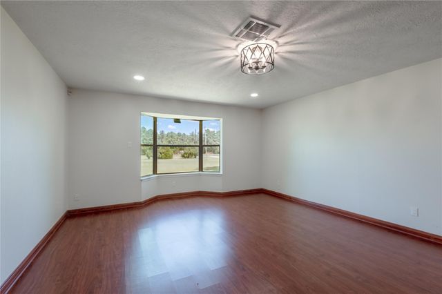 65 Paisano Lane, Huntsville, TX 77340