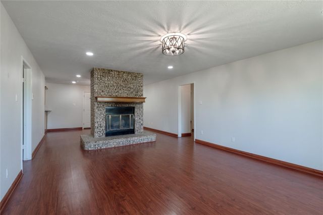 65 Paisano Lane, Huntsville, TX 77340