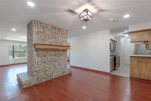 65 Paisano Lane, Huntsville, TX 77340