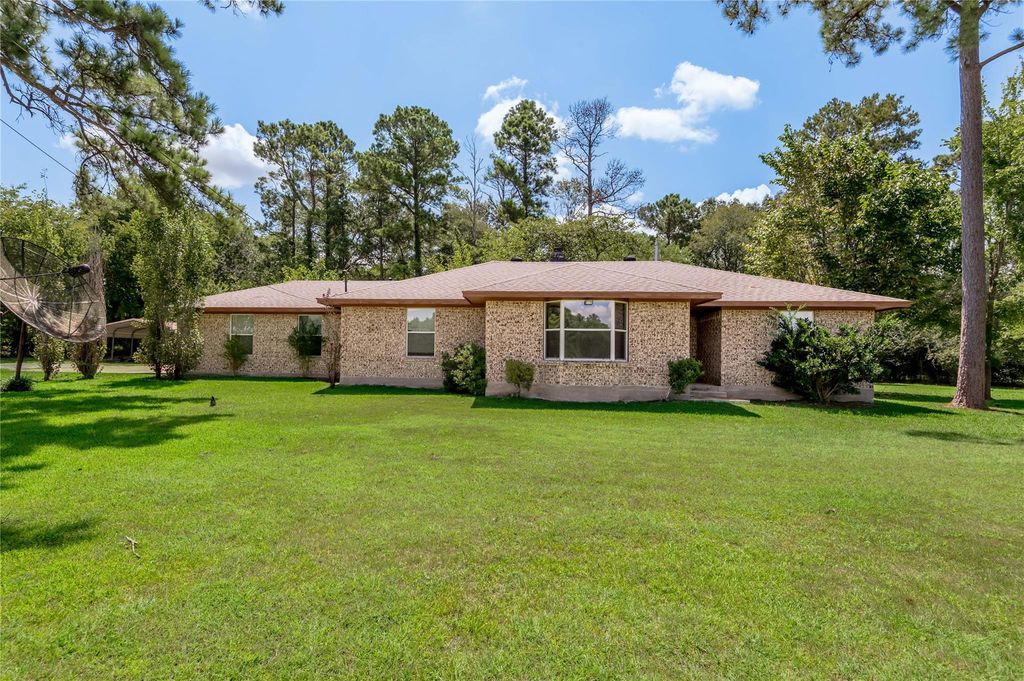 65 Paisano Lane, Huntsville, TX 77340