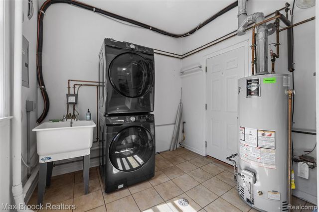 15743 Birwood Avenue, Beverly Hills, MI 48025