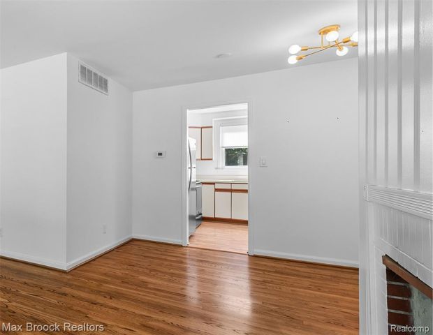 15743 Birwood Avenue, Beverly Hills, MI 48025