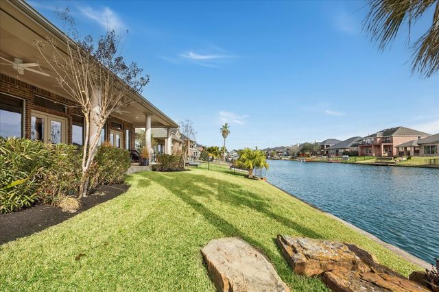 18123 Billabong Crescent Court, Cypress, TX 77429