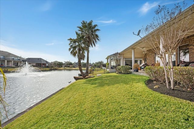 18123 Billabong Crescent Court, Cypress, TX 77429