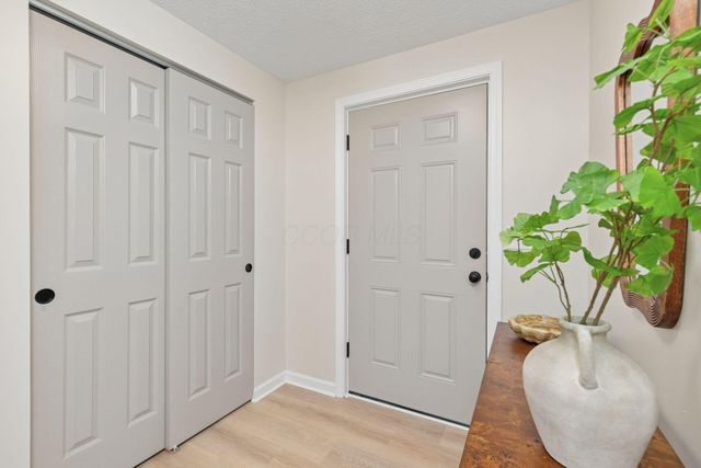 534 Brentwood Drive NE, Newark, OH 43055