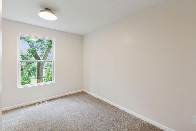 534 Brentwood Drive NE, Newark, OH 43055