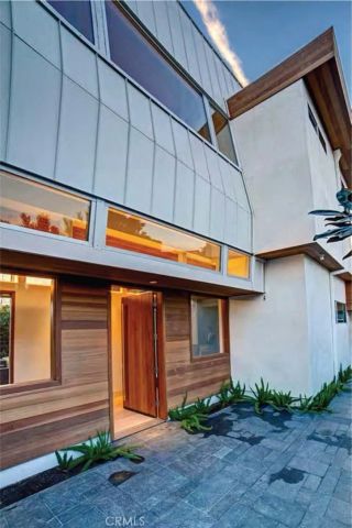 4154 Kenyon, Los Angeles, CA 90066