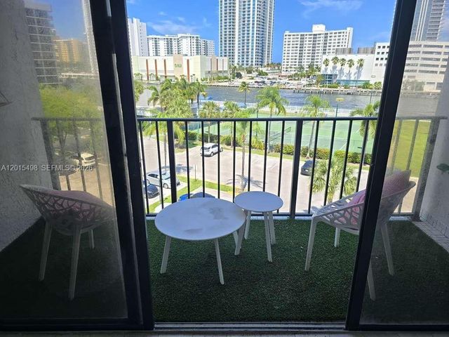 400 Leslie Dr 508, Hallandale Beach, FL 33009