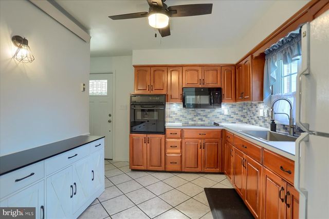 212 W COURTLAND AVENUE, Shiremanstown, PA 17011