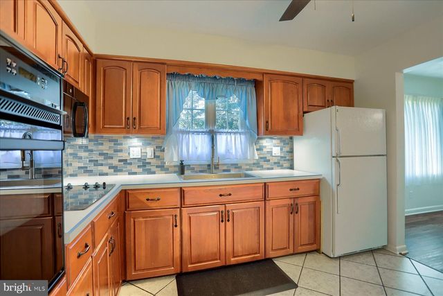 212 W COURTLAND AVENUE, Shiremanstown, PA 17011