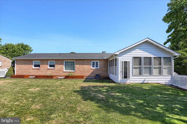 212 W COURTLAND AVENUE, Shiremanstown, PA 17011