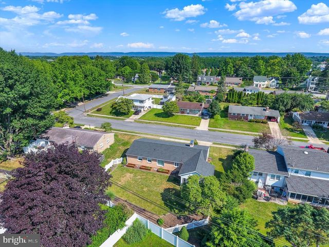 212 W COURTLAND AVENUE, Shiremanstown, PA 17011