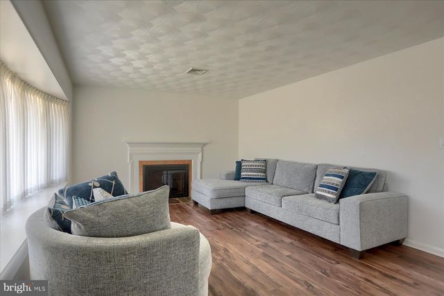 212 W COURTLAND AVENUE, Shiremanstown, PA 17011