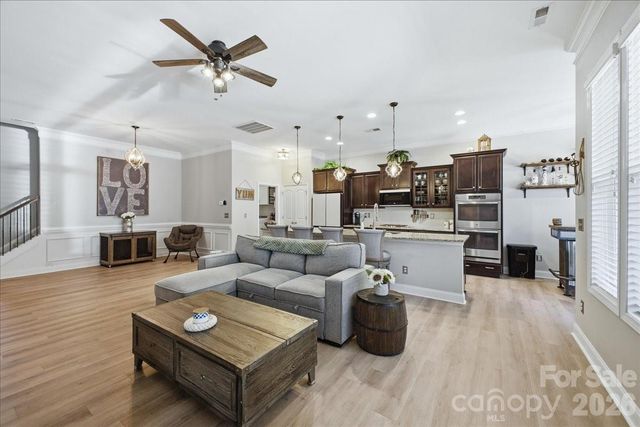 4406 Clos Du Val Road, Charlotte, NC 28214