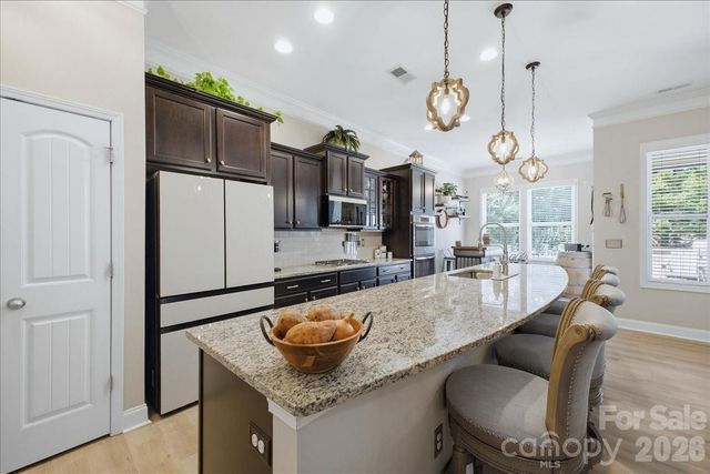 4406 Clos Du Val Road, Charlotte, NC 28214