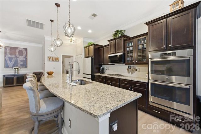 4406 Clos Du Val Road, Charlotte, NC 28214