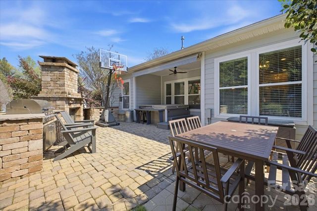 4406 Clos Du Val Road, Charlotte, NC 28214