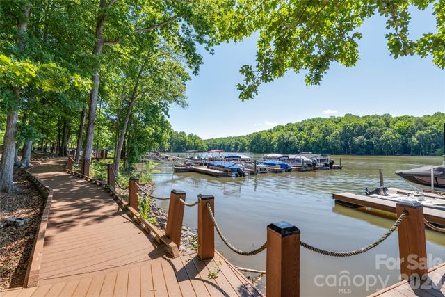 4406 Clos Du Val Road, Charlotte, NC 28214