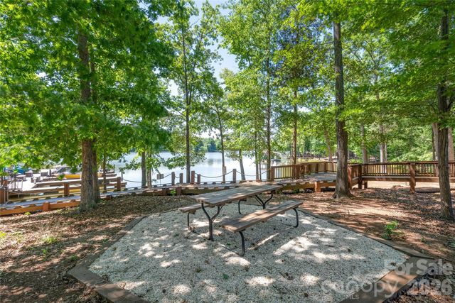 4406 Clos Du Val Road, Charlotte, NC 28214