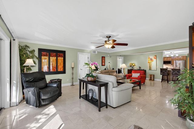 129 S Golfview Road 7, Lake Worth Beach, FL 33460