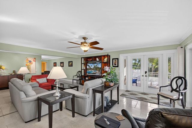 129 S Golfview Road 7, Lake Worth Beach, FL 33460