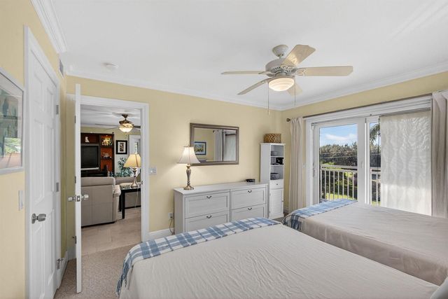 129 S Golfview Road 7, Lake Worth Beach, FL 33460