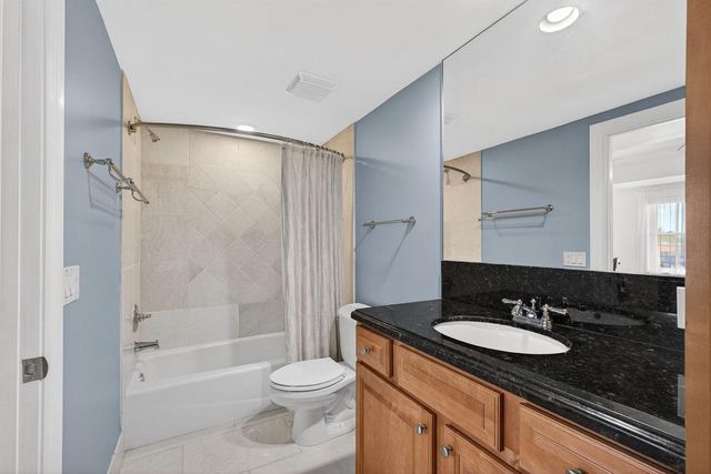 129 S Golfview Road 7, Lake Worth Beach, FL 33460