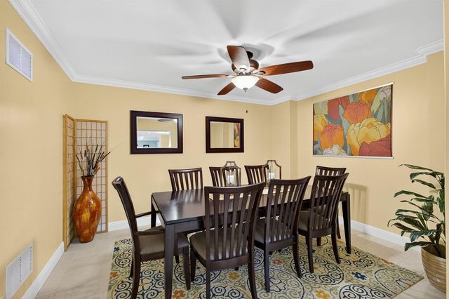 129 S Golfview Road 7, Lake Worth Beach, FL 33460