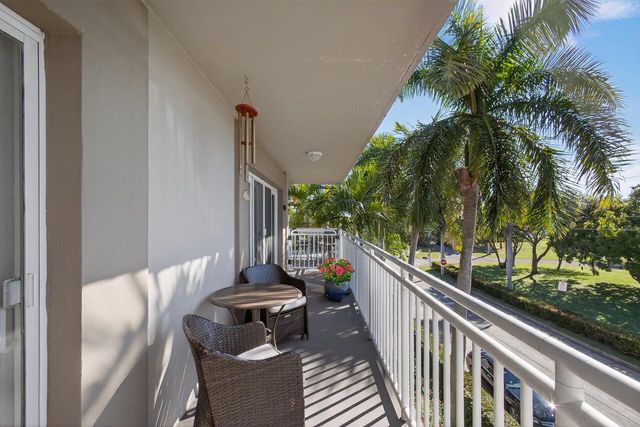 129 S Golfview Road 7, Lake Worth Beach, FL 33460