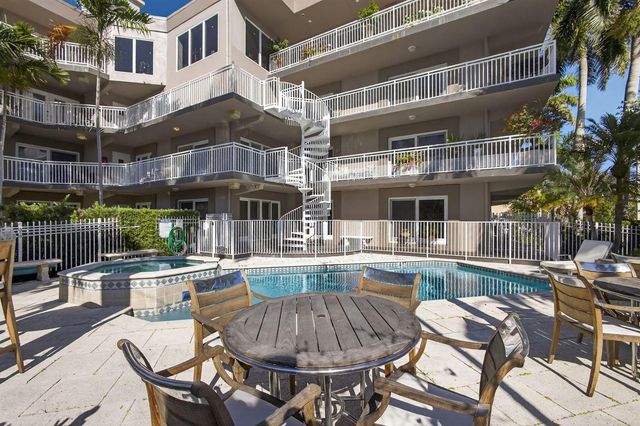 129 S Golfview Road 7, Lake Worth Beach, FL 33460