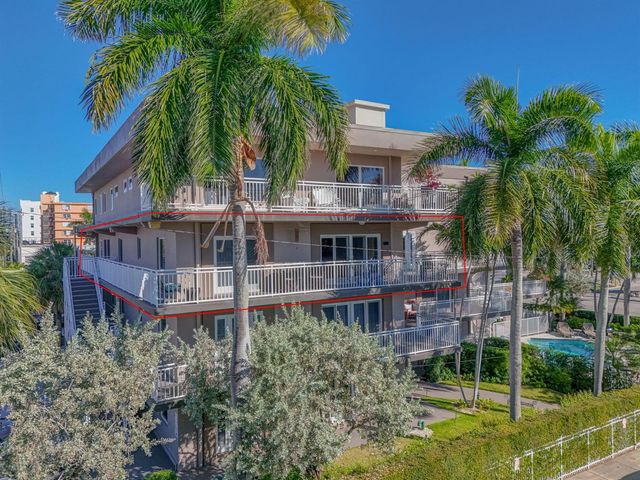129 S Golfview Road 7, Lake Worth Beach, FL 33460