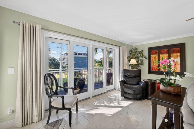 129 S Golfview Road 7, Lake Worth Beach, FL 33460