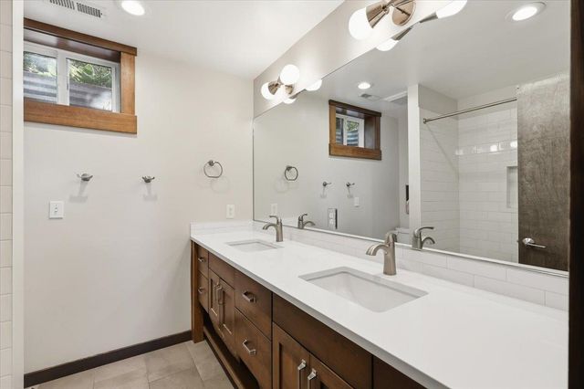 3115 S Howard St, Spokane, WA 99203