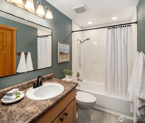 418 212th Street SW, Bothell, WA 98021
