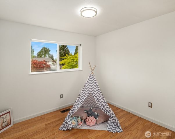 418 212th Street SW, Bothell, WA 98021