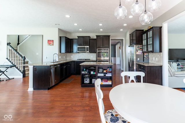 1325 Brentford Lane, Greenwood, IN 46143