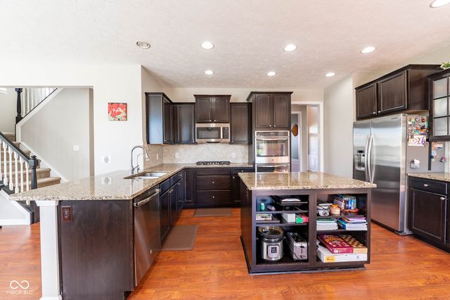 1325 Brentford Lane, Greenwood, IN 46143