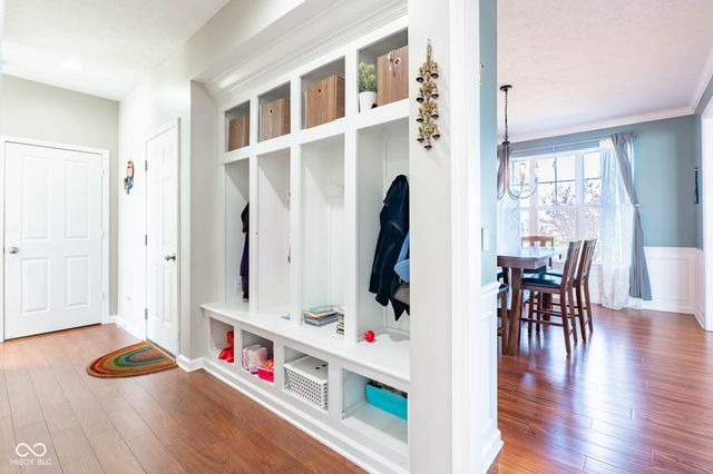 1325 Brentford Lane, Greenwood, IN 46143