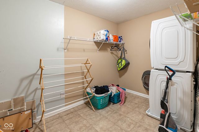 1325 Brentford Lane, Greenwood, IN 46143