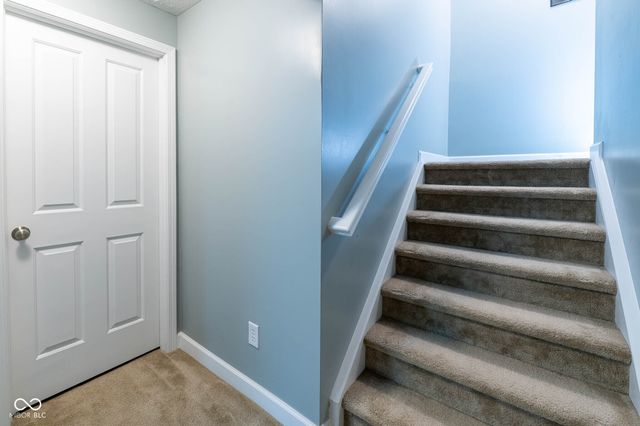 1325 Brentford Lane, Greenwood, IN 46143