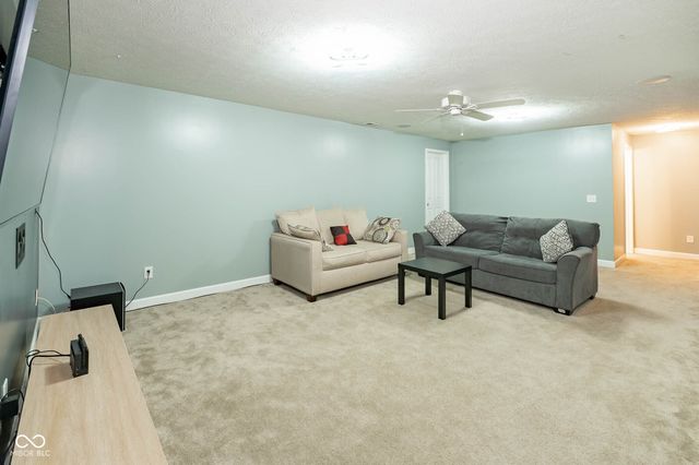 1325 Brentford Lane, Greenwood, IN 46143