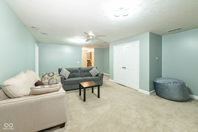 1325 Brentford Lane, Greenwood, IN 46143